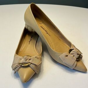 Salvatore Ferragamo Talla Flats with flower heel, size 9, almond color. As- Is!‍